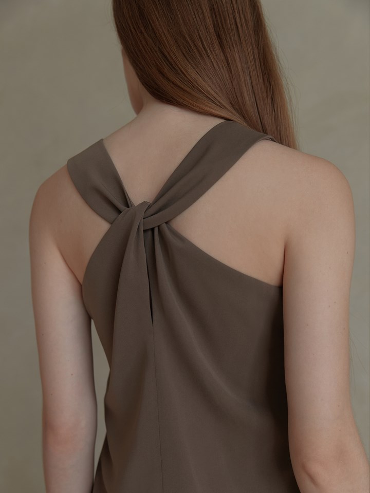 緞面裙襬剪接長洋裝